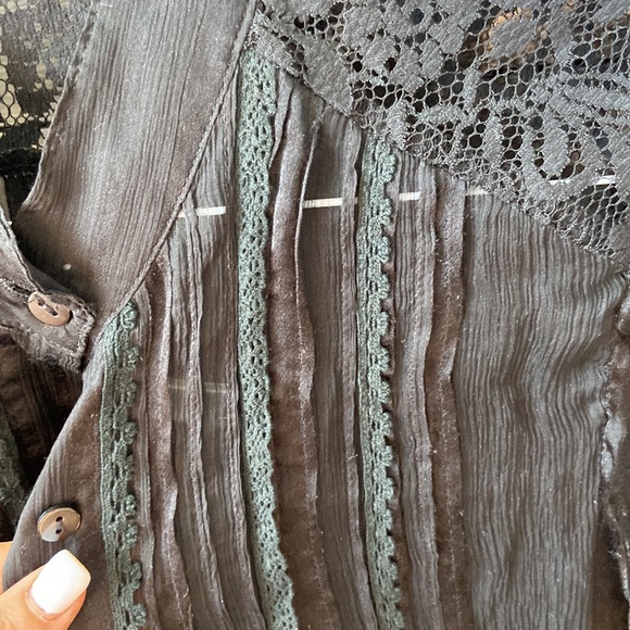 Bebe lace blouse - Picture 3 of 6